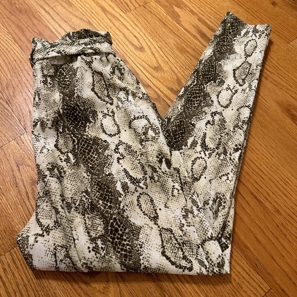 Windsor Snake Print Paperbag Pants - Picture 3 of 5